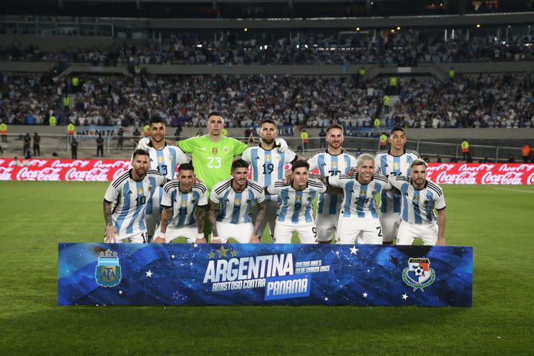 La selección argentina que se midió con Panamá en el Monumental