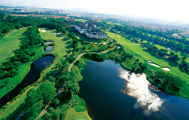 觀瀾湖高爾夫球會位處深圳和東莞之間，是中國改革開放後其中一個著名商務休閑場地。