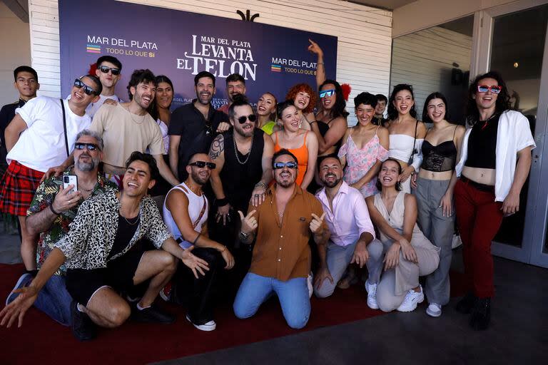 En el bello espacio La Normandina, ubicado en Playa Grande, el elenco de Kinky Boots dijo presente. Con Fede Bal, Germán Tripel y Sofía Pachano a la cabeza, no pasaron inadvertidos