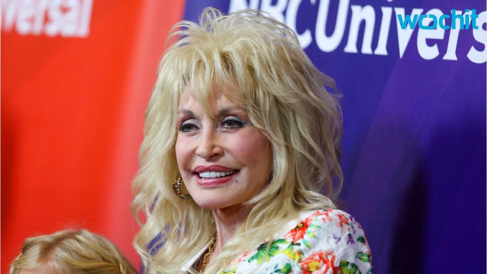 Who Will Dolly Parton Be Performing A Duet With At The ACM Awards?