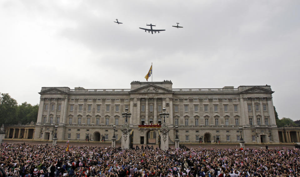 Frischvermählte erscheinen nach der Hochzeit immer im Buckingham Palace