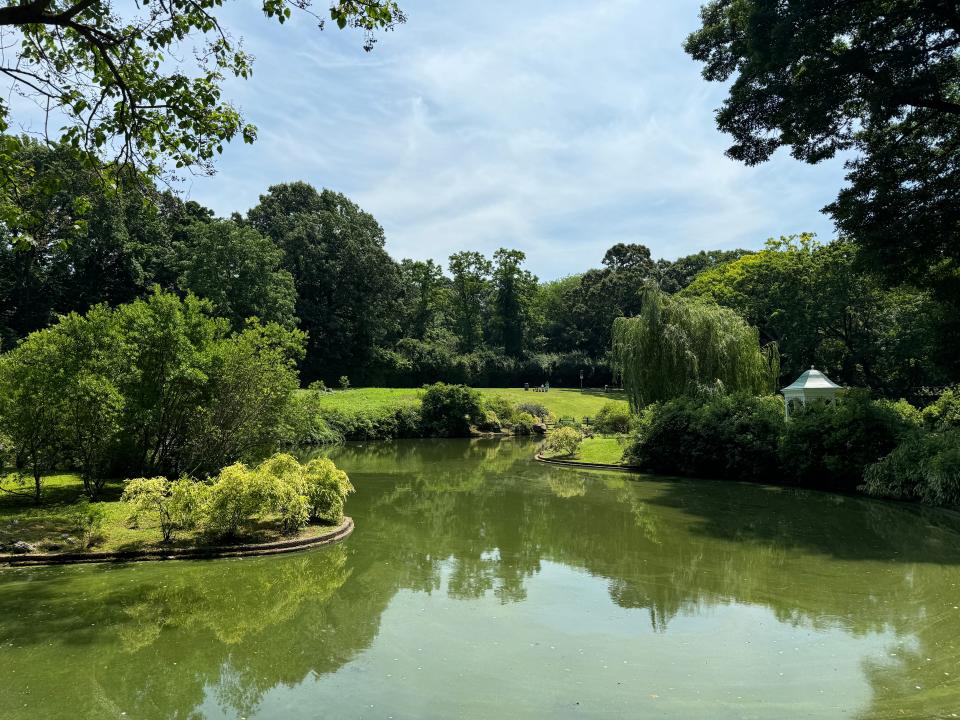 pond outside of hempstead house