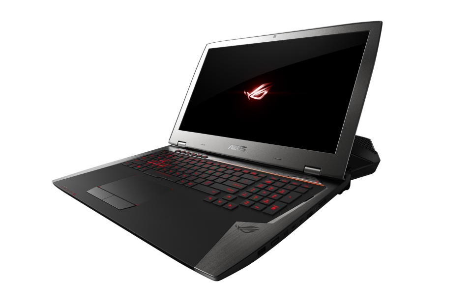 Asus GX700 Front