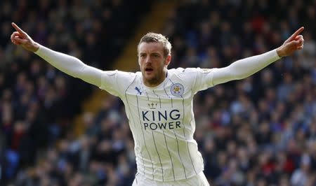 Britain Soccer Football - Crystal Palace v Leicester City - Premier League - Selhurst Park - 15/4/17 Leicester City's Jamie Vardy celebrates scoring their second goal Action Images via Reuters / John Sibley Livepic