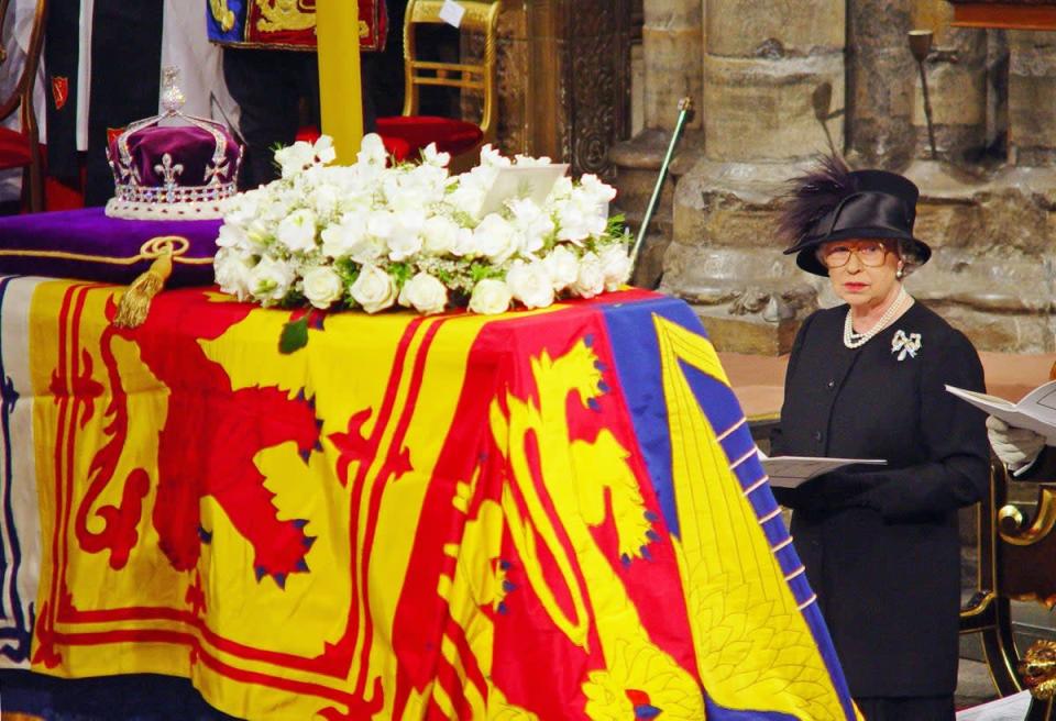 La reine mère a eu des funérailles de cérémonie, pas des funérailles d'État (PA)
