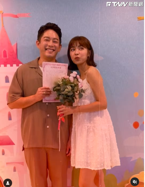 林萱瑜、Junior登記結婚，升格夫妻。（圖／翻攝林萱瑜IG）