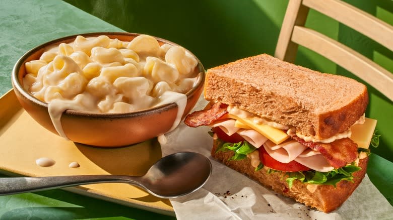 mac & cheese and sandwich
