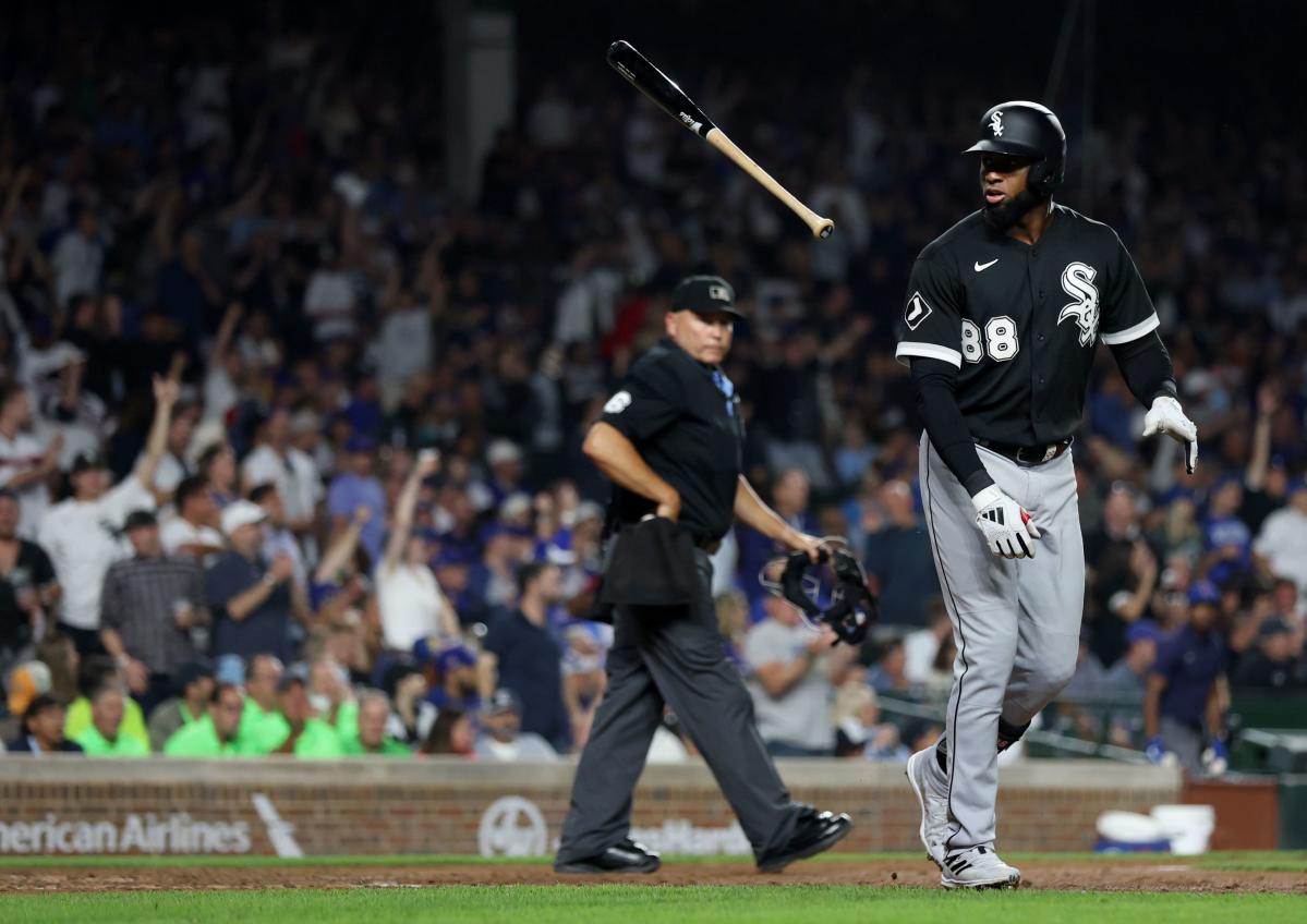 White Sox outfielder Luis Robert Jr. returns to starting lineup after  finger injury