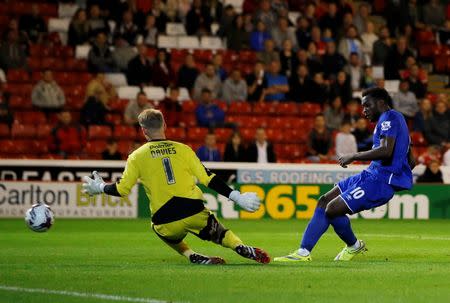 Football - Barnsley v Everton - Capital One Cup Second Round - Oakwell - 26/8/15 Romelu Lukaku scores the fifth goal for Everton Mandatory Credit: Action Images / Lee Smith Livepic