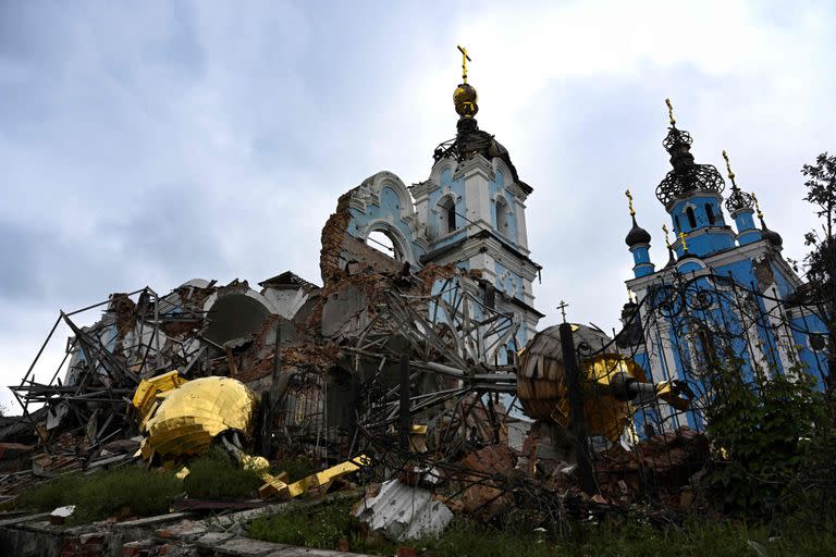 TOPSHOT - This photograph shows a view of destroyed churches in Bohorodychne village in Kramatorsk, Donetsk region, on September 13, 2022, amid the Russian invasion of Ukraine
