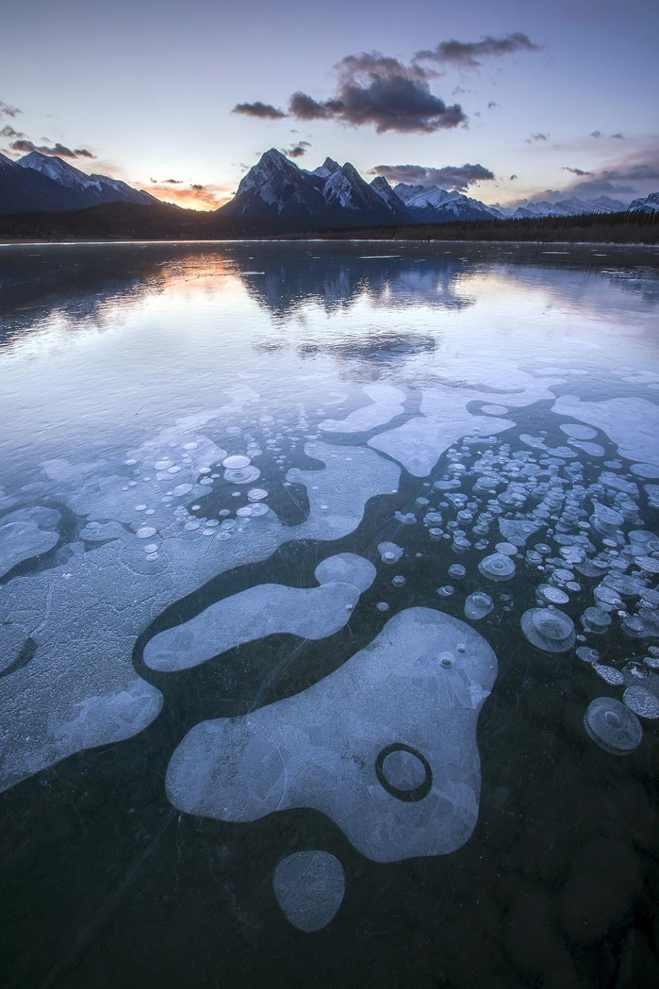 Walking on frozen bubbles