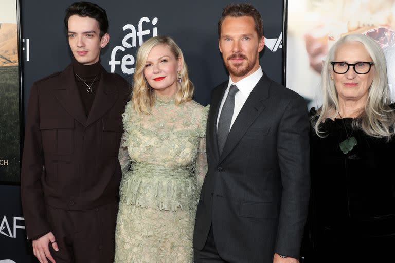 Mc-Phee junto a Kirsten Dunst, Benedict Cumberbatch y la directora Jane Campion