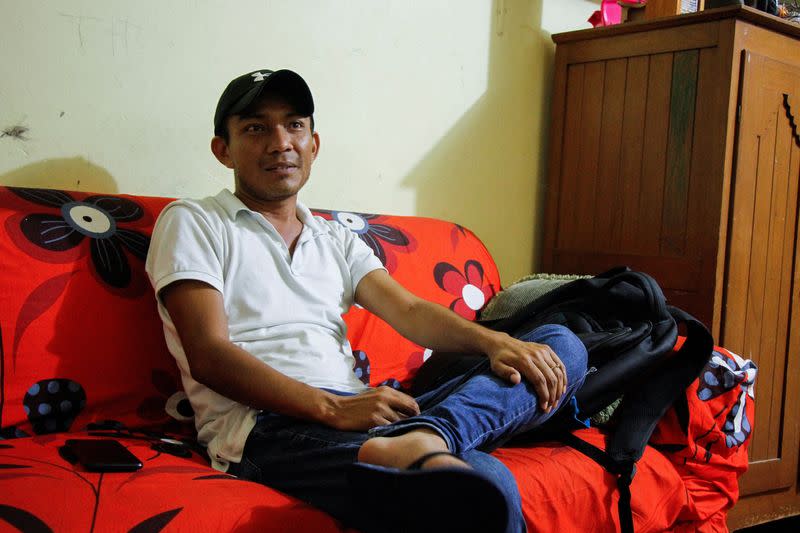 Irving López, hermano del periodista Heber López, quien fue asesinado por asaltantes cuando llegaba a su casa, habla con reporteros de Reuters en Salina Cruz, estado Oaxaca, México. October 19, 2022. REUTERS/Jorge Luis Plata