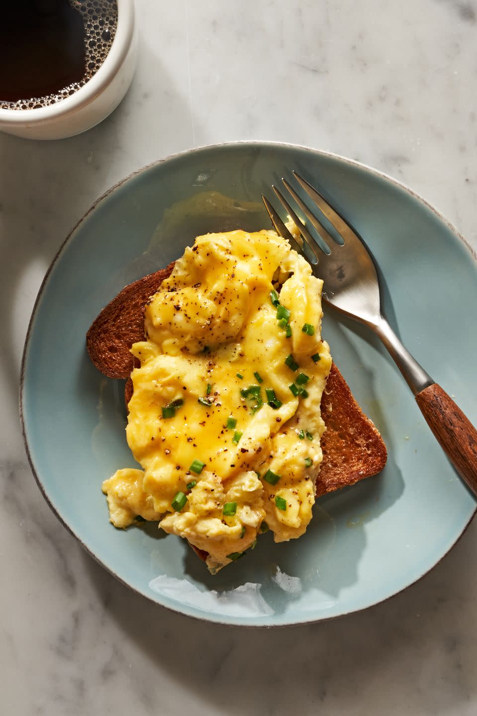 41) Creamy Scrambled Eggs