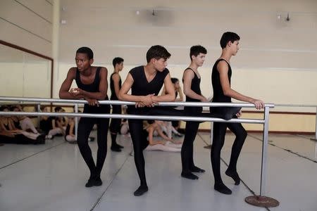 Students at the Cuba's National Ballet School (ENB) take part in a practice in Havana, Cuba, October 12, 2016. Picture taken October 12, 2016. REUTERS/Alexandre Meneghini