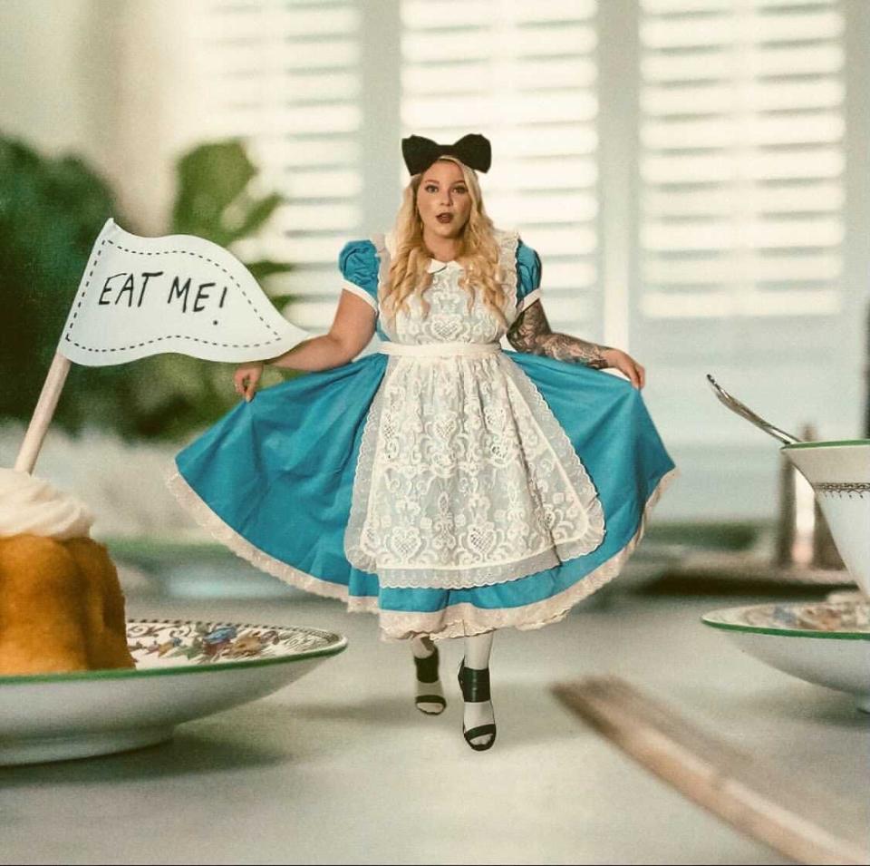 plus size alice in wonderland