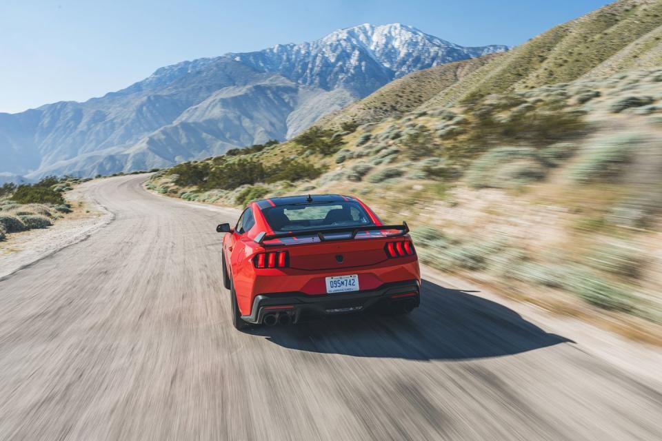 2024 ford mustang dark horse