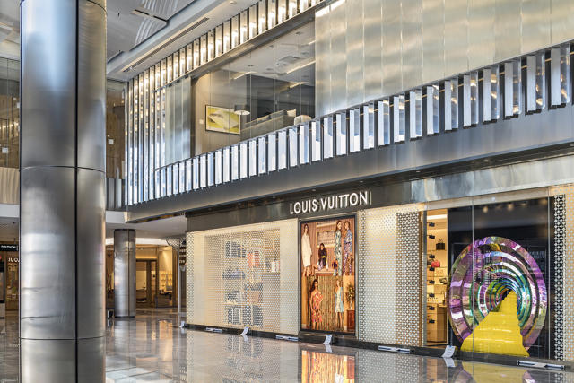 Louis Vuitton Neiman Marcus Hudson Yards - Leather Goods Store in