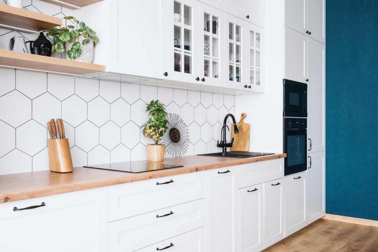 White Kitchen Cabinets and Drawers