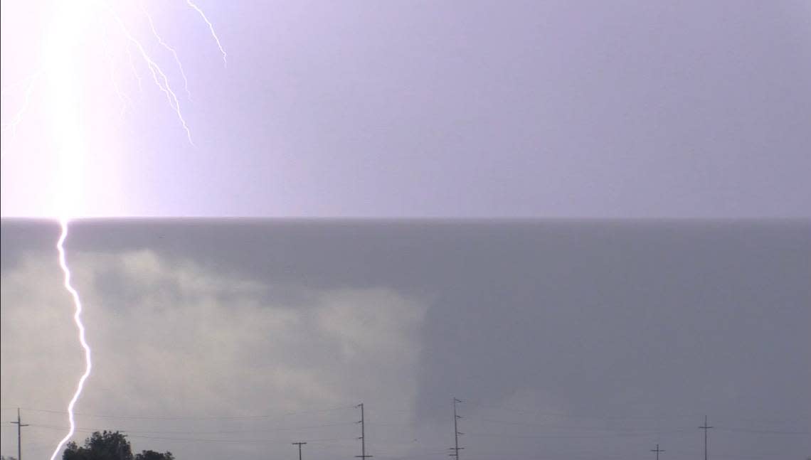 Lighting was spotted around 3 p.m. west of Fresno. The thunderstorm was the result of cold and wet conditions from Friday and Saturday morning mixing with the sunny and dry conditions from Saturday afternoon.