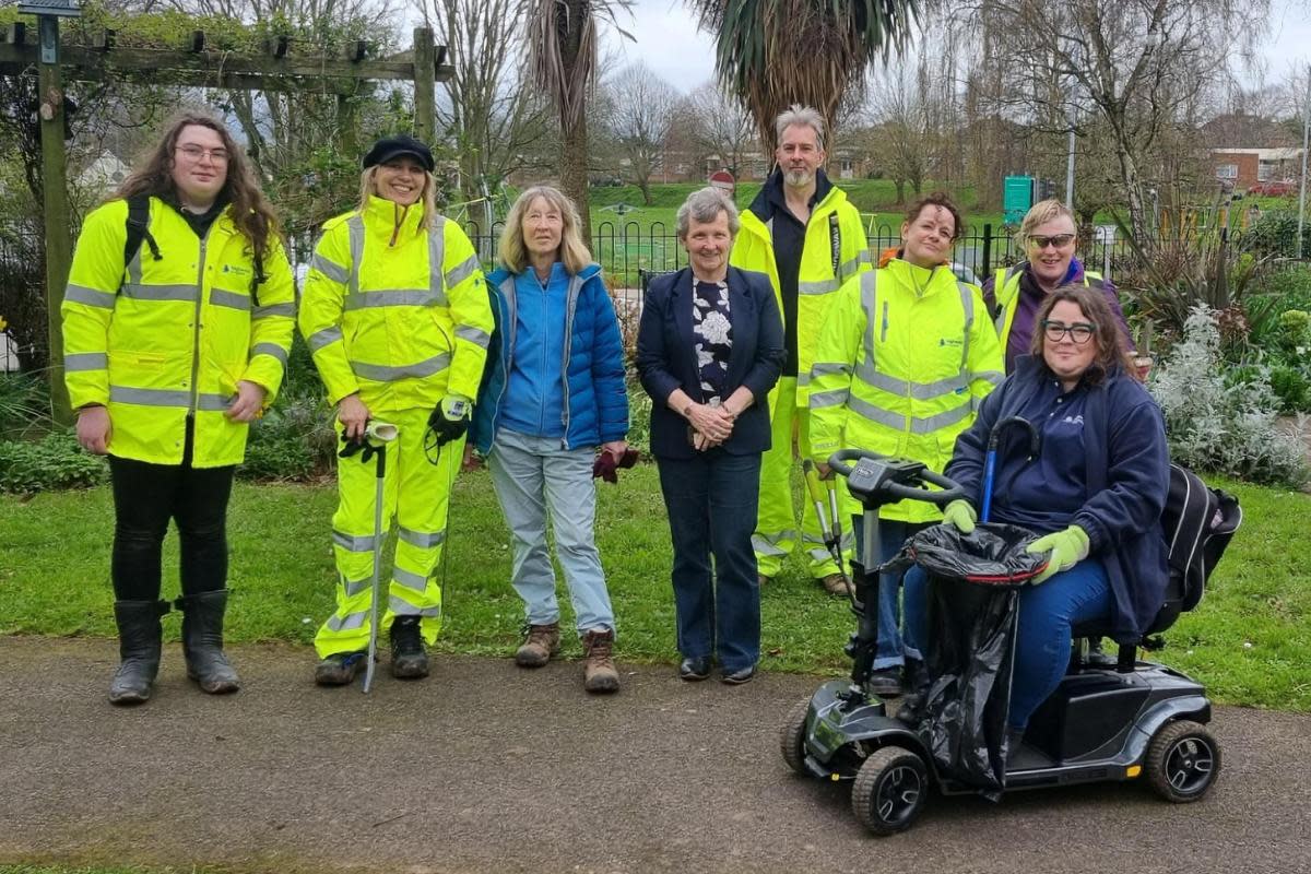 Volunteers help spruce up Taunton community centre garden <i>(Image: National Highways)</i>