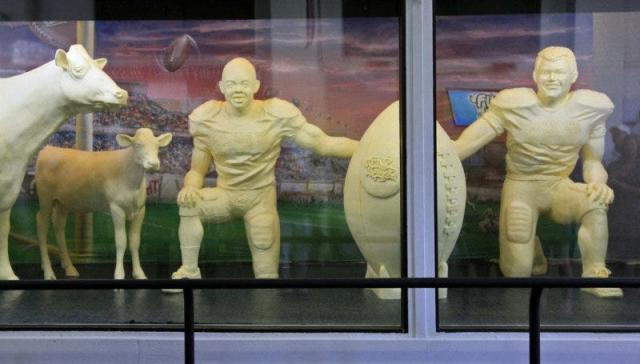 Butter sculpture at New York state fair honors female athletes 