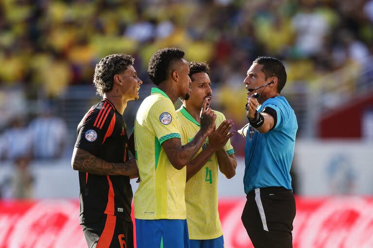 El venezolano Jesus Valenzuela durante el partido entre Brasil y Colombia, de la Copa América 2024