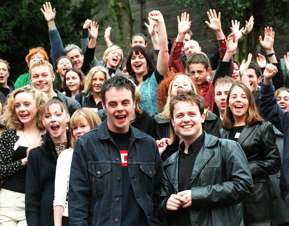 ant mcpartlin and declan donnelly with the cast of byker grove on the 10th anniversary