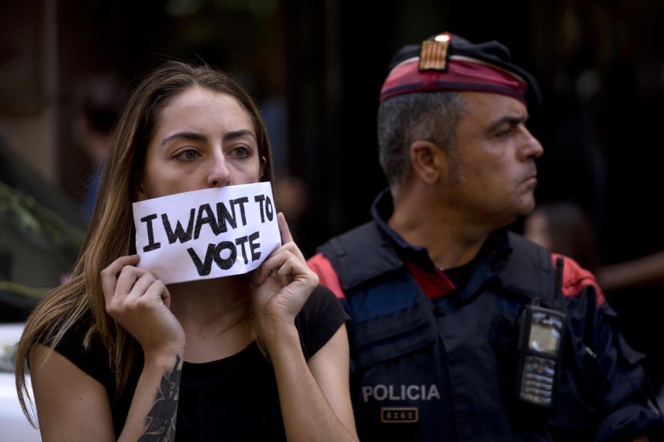 FOTOS – El independentismo se levanta en las calles de Barcelona contra las detenciones en Cataluña