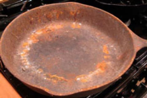 Cast-iron skillet: Before restoration