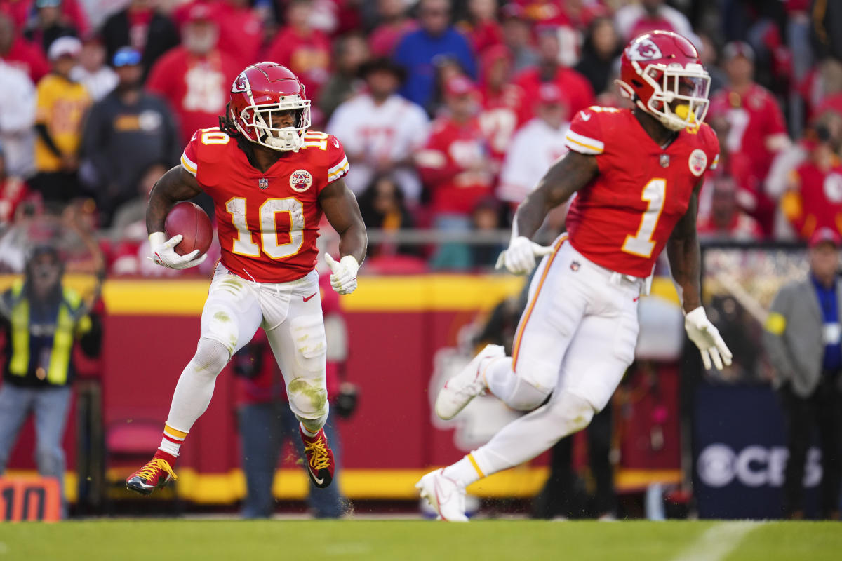 Chiefs news: Tyreek Hill reacts to Ja'Marr Chase GOAT rookie WR season