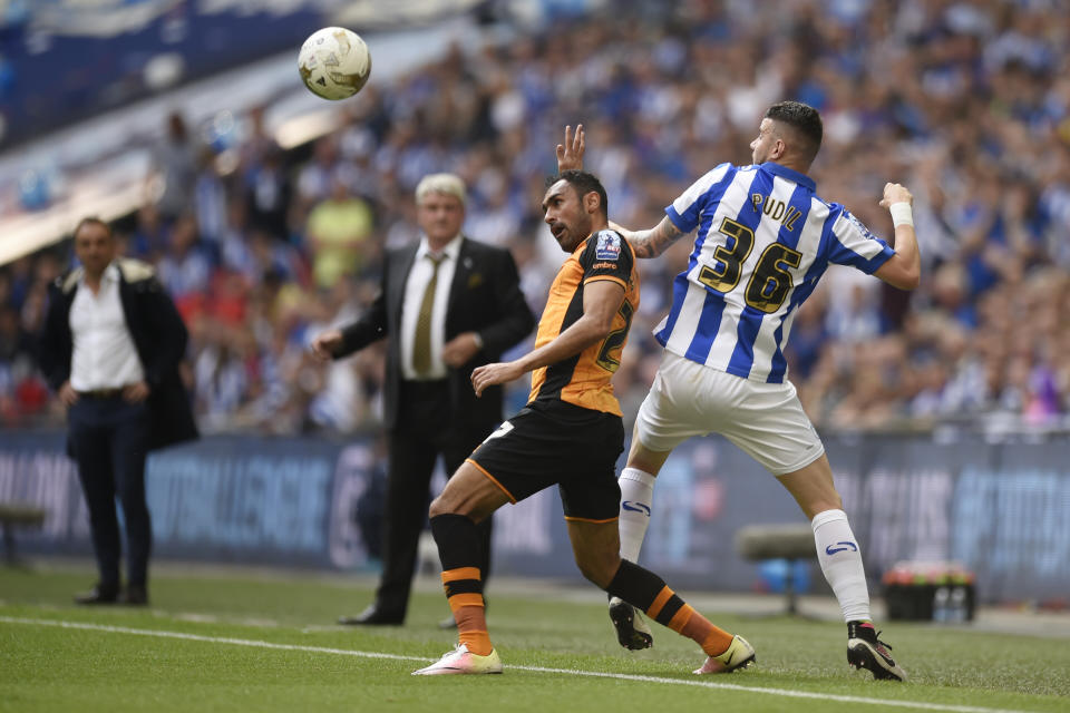 Britain Soccer Football - Hull City v Sheffield Wednesday - Sky Bet Football League Championship Play-Off Final - Wembley Stadium - 28/5/16 Hull City's Ahmed Elmohamady in action with Sheffield Wednesday's Daniel Pudil Action Images via Reuters / Tony O'Brien Livepic EDITORIAL USE ONLY. No use with unauthorized audio, video, data, fixture lists, club/league logos or "live" services. Online in-match use limited to 45 images, no video emulation. No use in betting, games or single club/league/player publications. Please contact your account representative for further details.