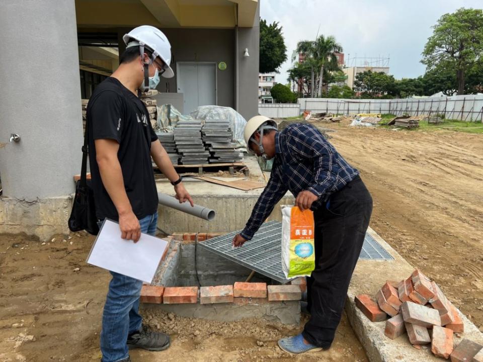 教育局要求學校加強工區的巡檢孳清。（教育局提供）