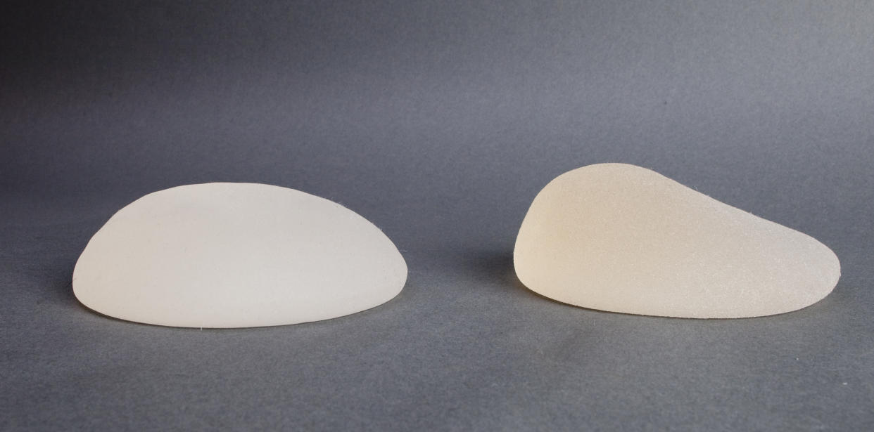 Textured breast implants