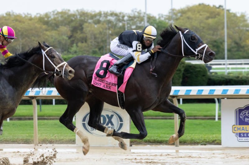 Lost Ark wins the $500,000 Jockey Club Derby at Aqueduct. Photo by Walter Wlodarczyk, courtesy of New York Racing Association