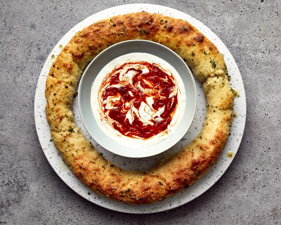 Cheesy Stuffed Pizza Crust Ring