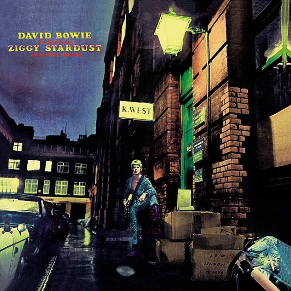 4) The Rise And Fall of Ziggy Stardust and the Spiders From Mars (1972) This might be the album that tops most people’s lists as Bowie’s best: It’s the one that essentially made his career here in the U.S., that created a giant and unprecedented buzz so loud a concert movie had to be made, and that contains the highly memorable three-track closing sequence of “Ziggy Stardust,” “Suffragette City,” and “Rock ‘n’ Roll Suicide.” It is the disc’s B-side that really set the Bowie standard, that established the musical partnership with guitarist Mick Ronson that, though brief, was so memorable, and that so thoroughly and poundingly rocked. Thematically, opening track “Five Years” was perfectly in line with the persona Bowie had already created, and were it not for the presence of the Ron Davies’s cover “It Ain’t Easy,” which oddly disturbs this album’s narrative flow, Ziggy would be a near perfect performance from start to finish.