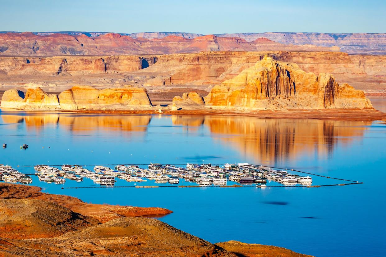 houseboats on lake Powell