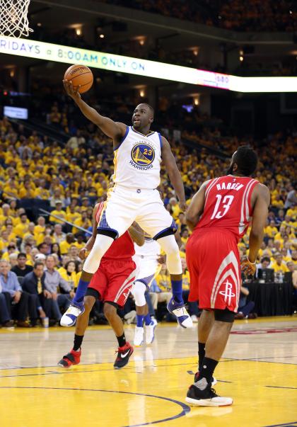 Draymond Green will be the leader at both ends with Curry sidelined. (Ezra Shaw/Getty Images)