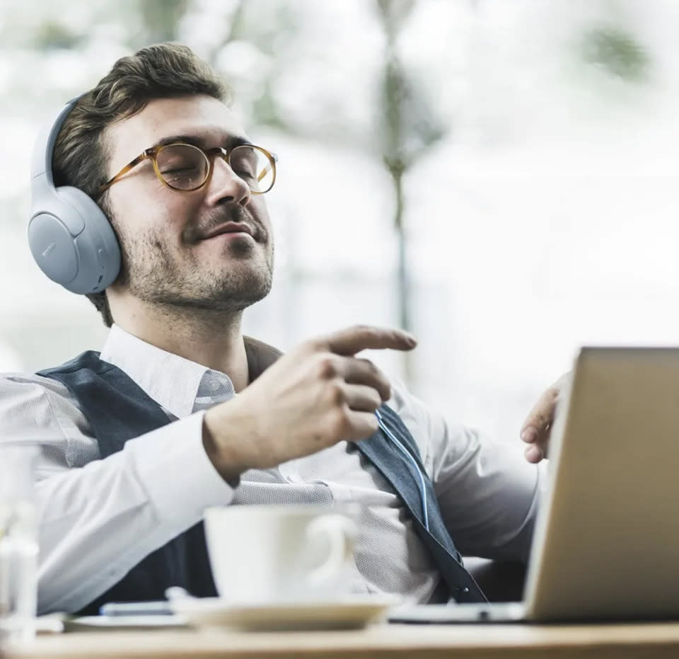 Disfruta de la verdadera felicidad auditiva con estos audífonos Tozo. (Foto: Amazon)