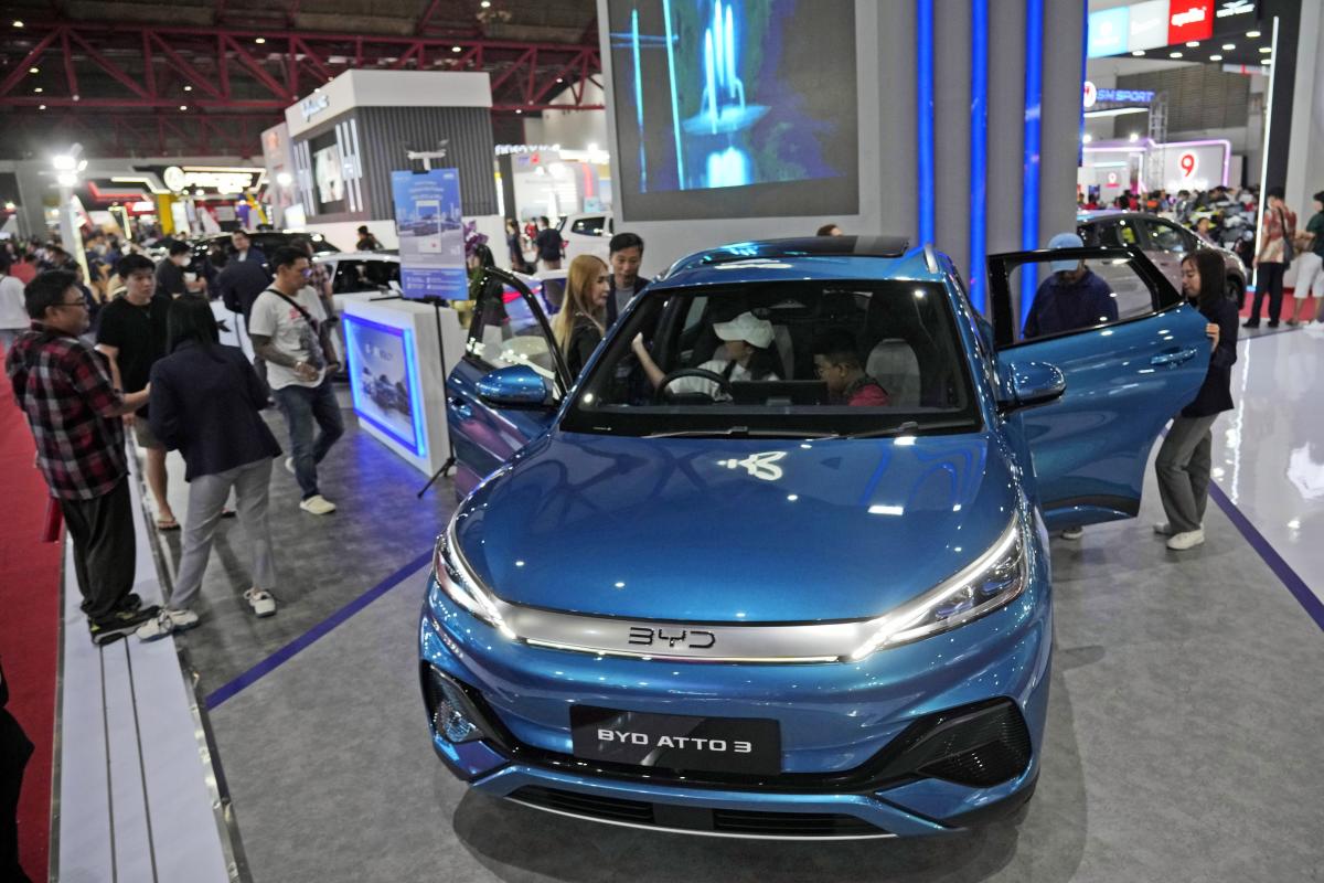 Chinese companies see Morocco as a way to benefit from US subsidies for electric vehicles
