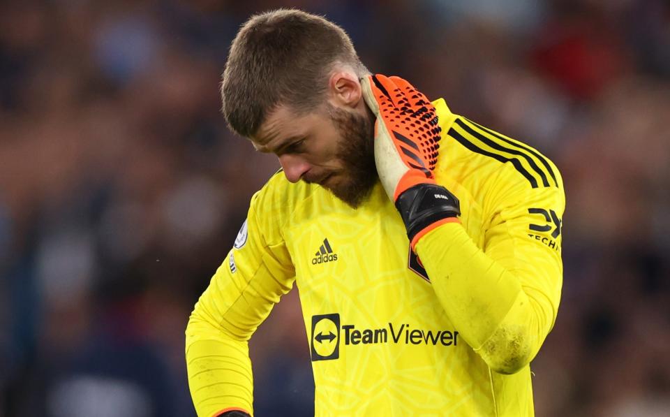 David De Gea of ​​Manchester United looks dejected during the Premier League match between West Ham United and Manchester United at London Stadium - Marc Atkins/Getty Images