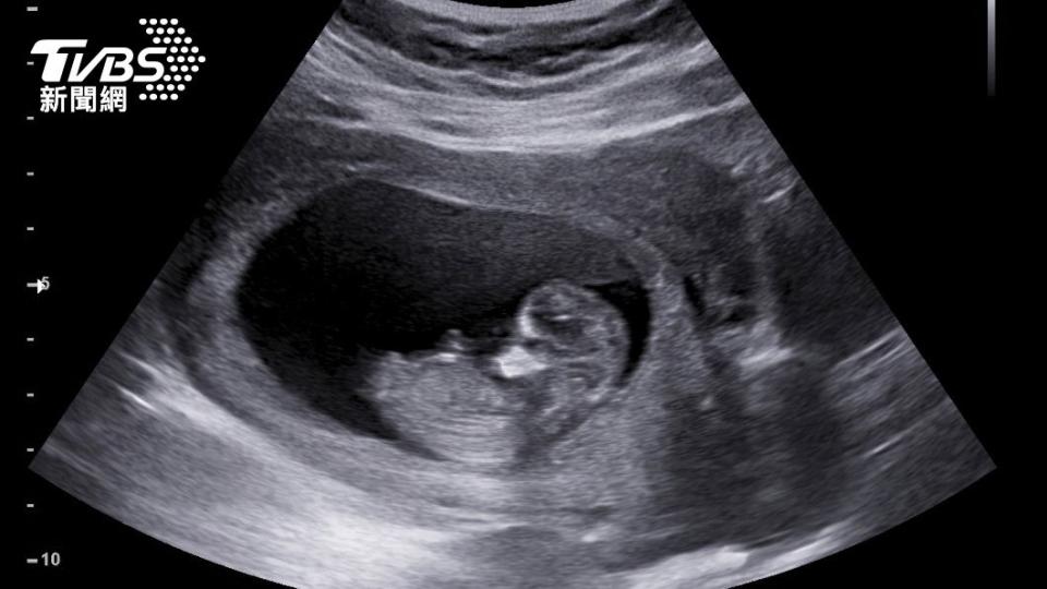 一名男網友分享自己日前意外發現女友懷孕2個月的事情。（示意圖／shutterstock達志影像）