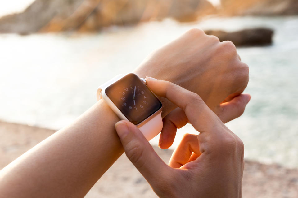 Ist bei der Apple Watch der Akku mal wieder zu schnell leer? (Bild: Getty Images)