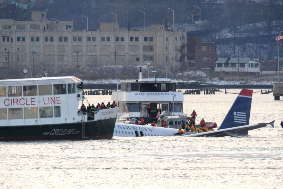 <p>Local ferries immediately came to the rescue, transporting passengers safely to land as the plane took in water. </p>