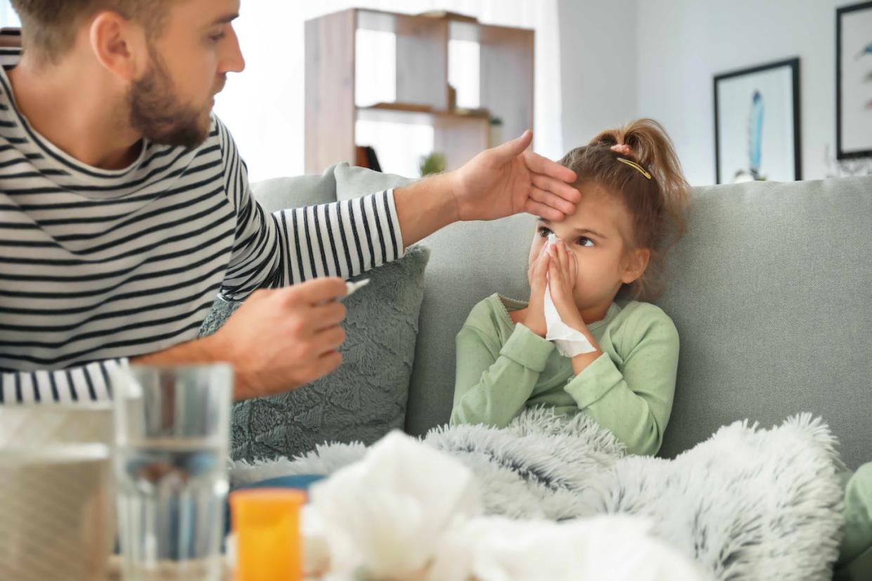 <a href="https://www.shutterstock.com/es/image-photo/father-taking-care-his-daughter-ill-1511899472" rel="nofollow noopener" target="_blank" data-ylk="slk:Pixel-Shot / Shutterstock;elm:context_link;itc:0;sec:content-canvas" class="link ">Pixel-Shot / Shutterstock</a>