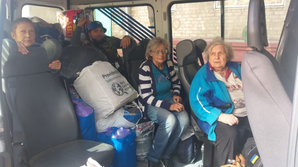 Elderly people are transported from Kherson's Ostriv district to a hospital, before further evacuation to other regions. - Ihor Chornyi