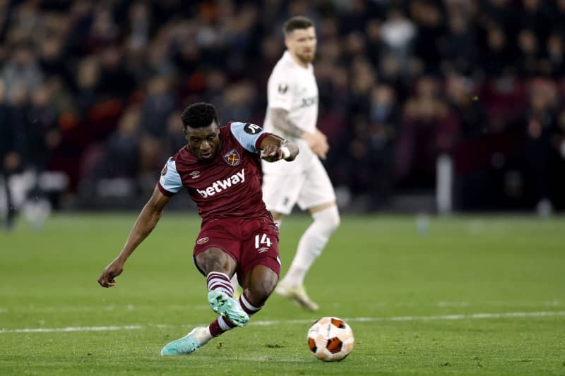 West Ham United's Mohammed Kudus scores their side's fourth goal of the game during the UEFA Europa League Round of 16, second leg soccer match between West Ham United and SC Freiburg at the London Stadium. Nigel French/PA Wire/dpa