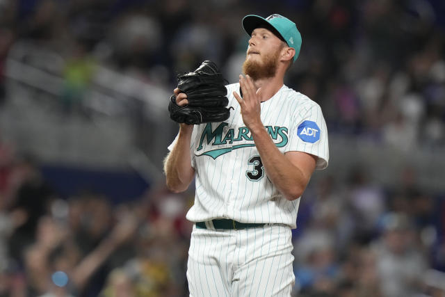 Rogers shuts down Diamondbacks in Marlins' 5-1 victory