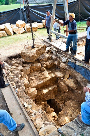 El Templo de las Inscripciones de Palenque es de tipo funerario y data del año 675 D.C, en el periodo correspondiente a la cultura maya tardía.